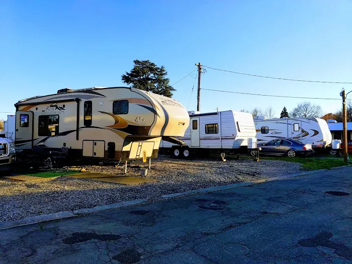 Paramount RV and Trailer Park Picture 7