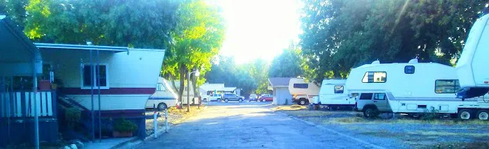 Paramount RV and Trailer Park Picture 3