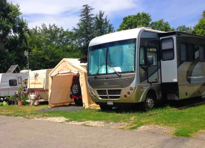 Paramount RV and Trailer Park Picture 4
