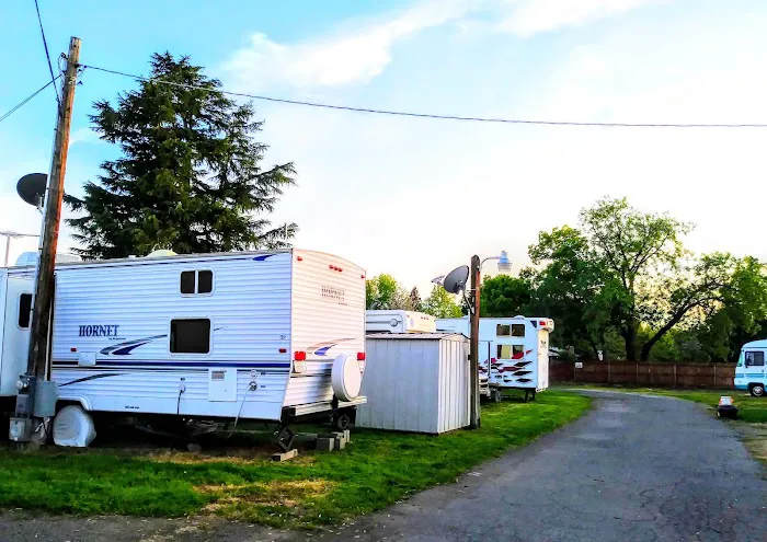 Paramount RV and Trailer Park Picture 9