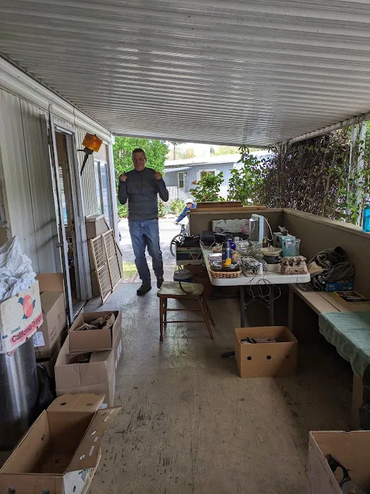 Almond Grove Mobile Home Park Picture 3