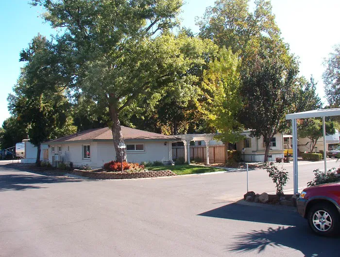 Almond Grove Mobile Home Park Picture 9
