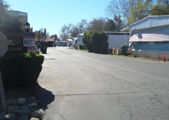 Lassen Mobile Home Park Picture 5