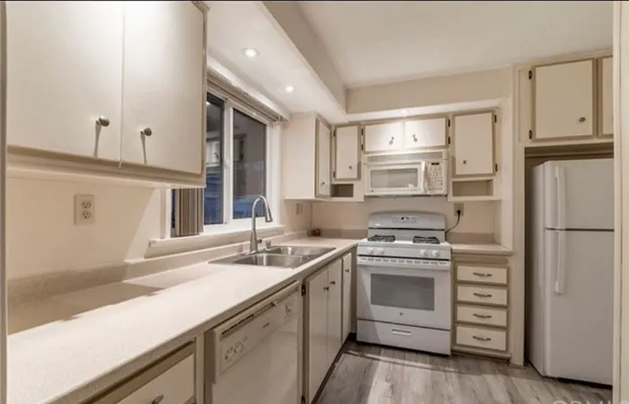 Coach House Mobile Estates Picture 2