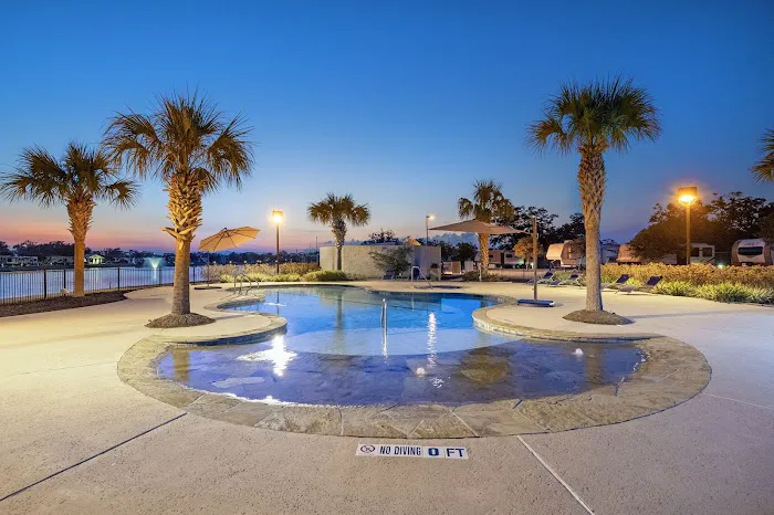 Brazoria Lakes RV Resort by QRV Picture 5