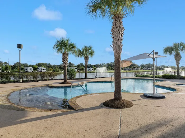 Brazoria Lakes RV Resort by QRV Picture 8