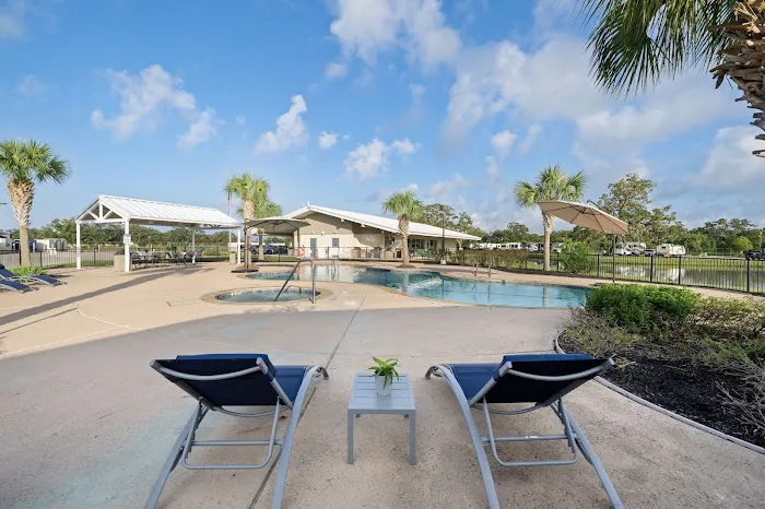 Brazoria Lakes RV Resort by QRV Picture 3
