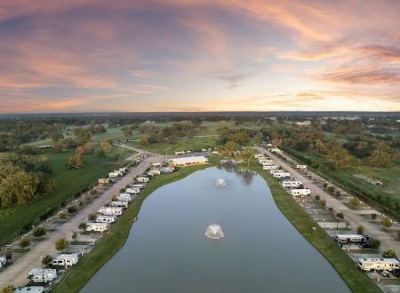 Brazoria Lakes RV Resort by QRV