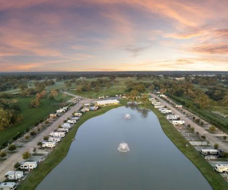 Brazoria Lakes RV Resort by QRV