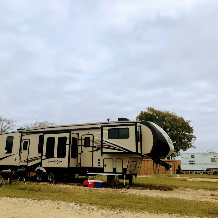 Happy Camp RV Park | RV Parks in Angleton, Texas Picture 4
