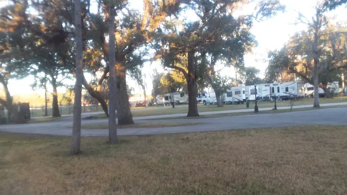 Bayou Oaks RV Park by QRV Picture 5