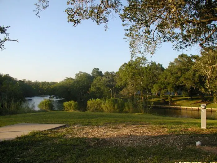 Bayou Oaks RV Park by QRV Picture 10