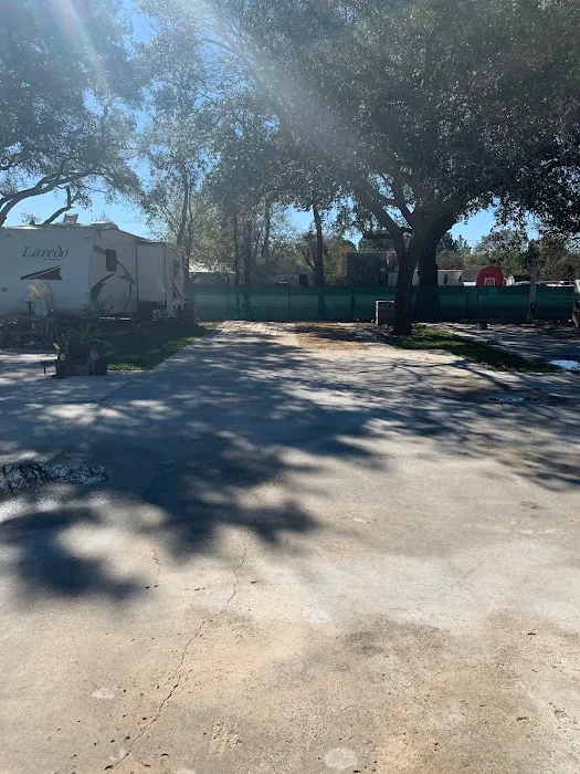 Palm RV Park Campground & Cabin Rental Picture 10
