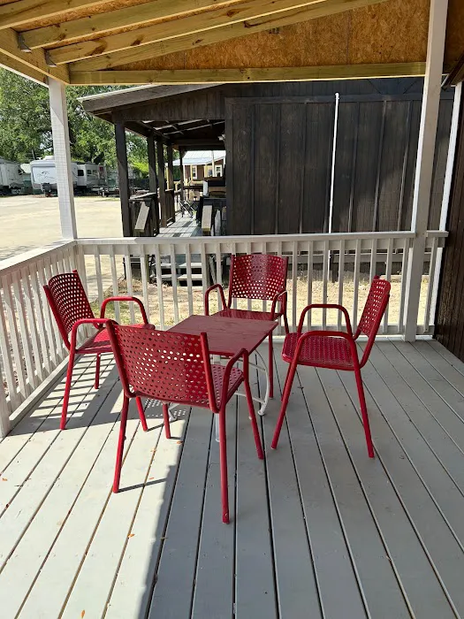 Palm RV Park Campground & Cabin Rental Picture 6