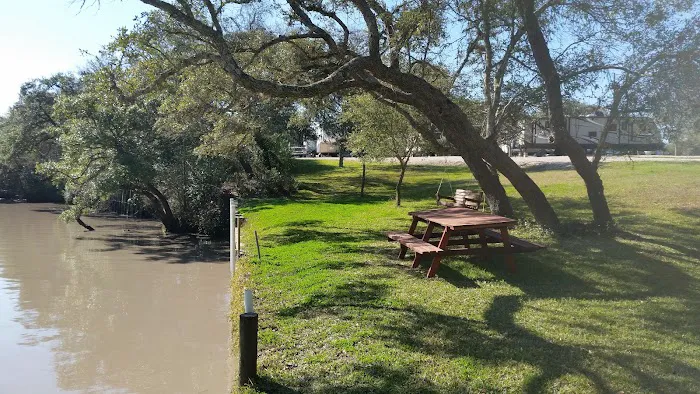 Harv's Paradise RV Oasis on the River Picture 3