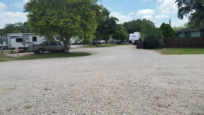 Harv's Paradise RV Oasis on the River Picture 8