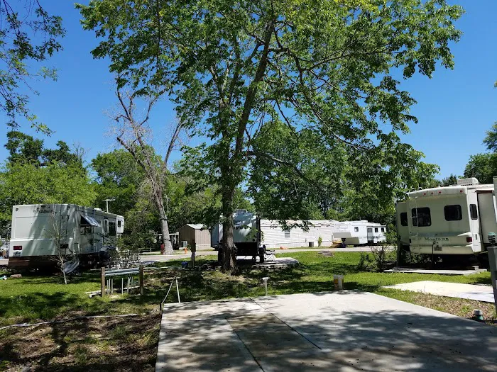 Oakhollow RV Park Picture 10