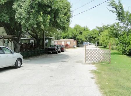 River Oaks RV & Mobile Home Park