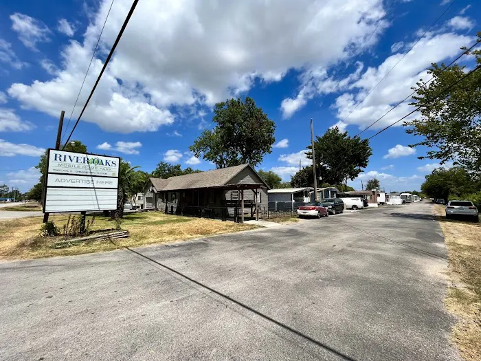 River Oaks RV & Mobile Home Park Picture 6