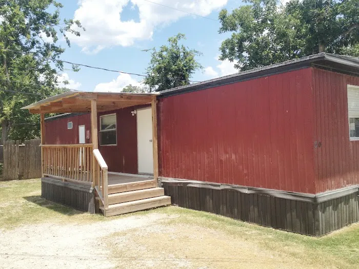 Lakeside RV & Mobile Home Park Picture 4