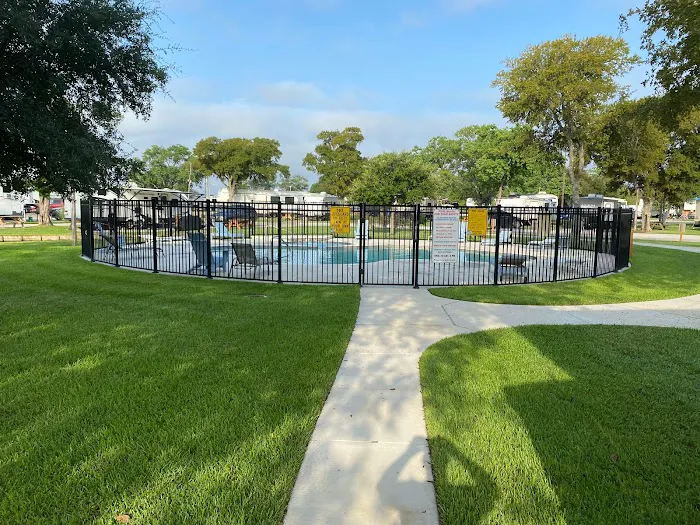 Galveston Bay RV Resort Picture 6