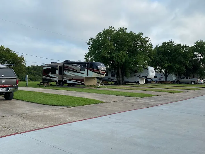 Galveston Bay RV Resort Picture 2