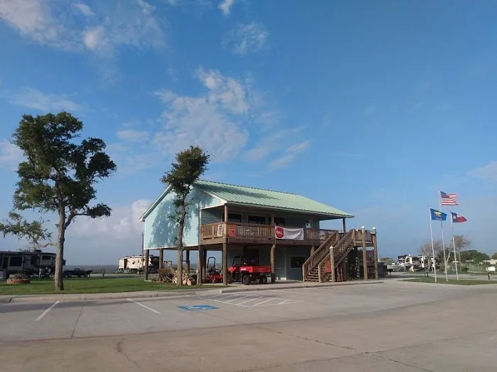 Cedar Cove RV Resort Picture 7