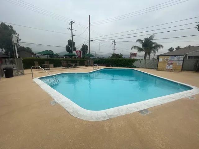 Emerald Oasis Trailer Park Picture 1