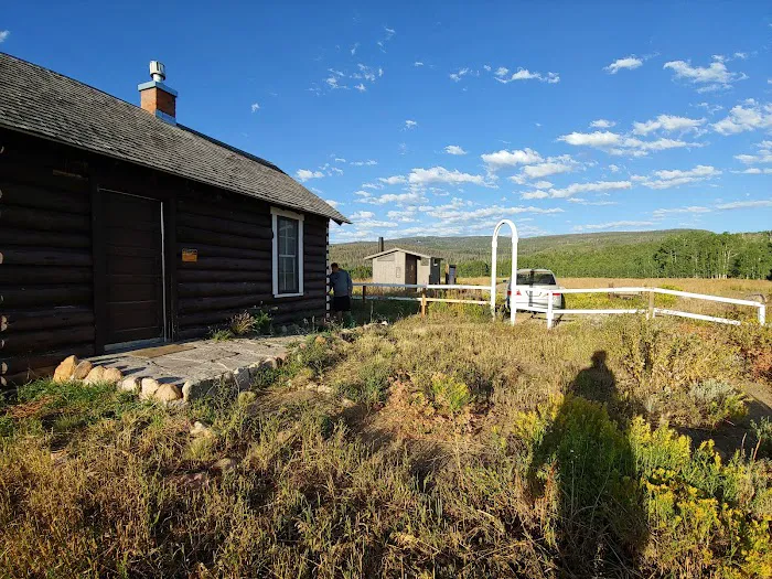 Grizzly Creek Guard Station Picture 4