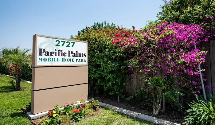 Pacific Palms Mobile Home Park Picture 3