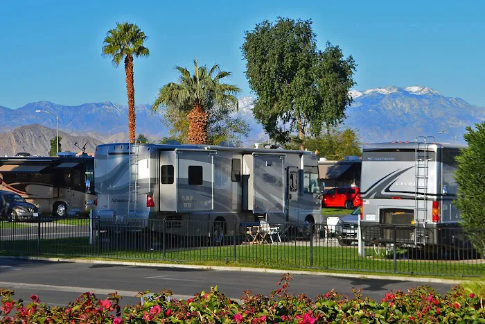 Indian Waters RV Resort and Cottages Picture 4