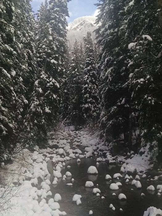 Upper Grottos Campground Picture 2