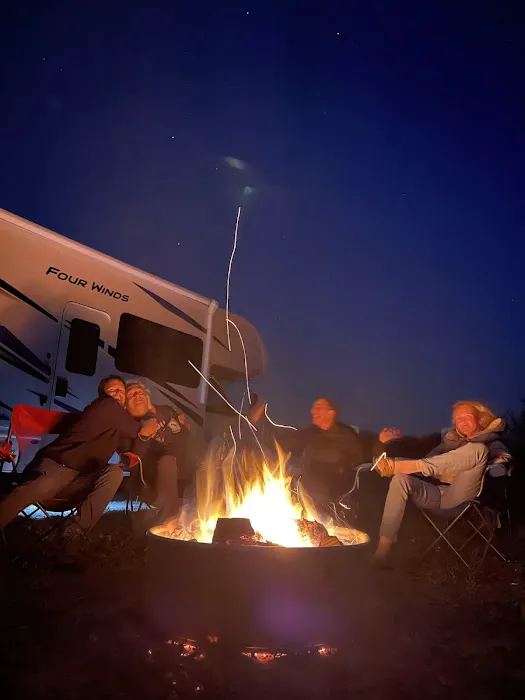 Phrog and Munkey camping Picture 6