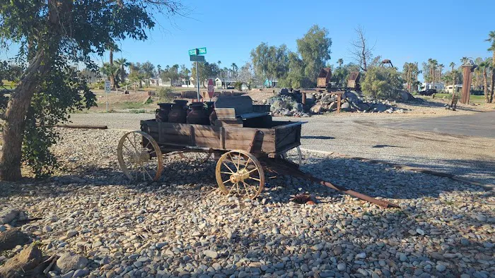 Desert Trails RV Park Picture 10