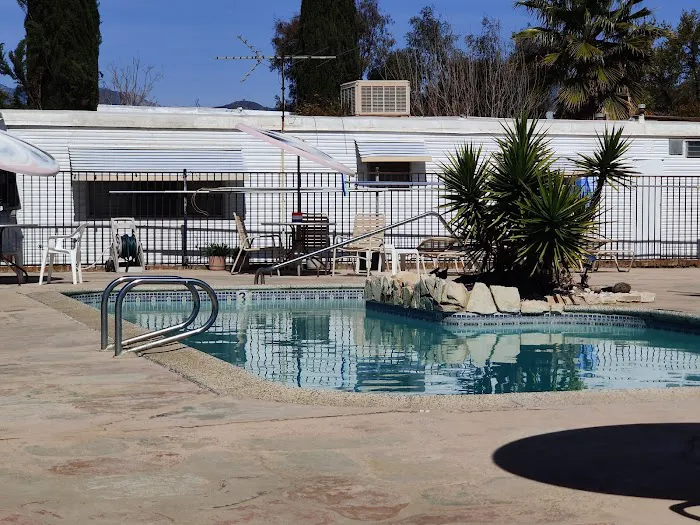 Aladdin Mobile Estates Picture 2