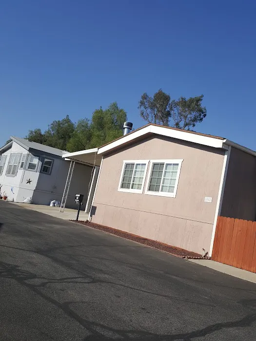Carriage Isle Mobile Home Park Picture 1
