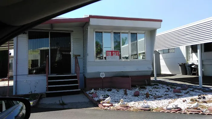 Patrician Mobile Home Park Picture 9