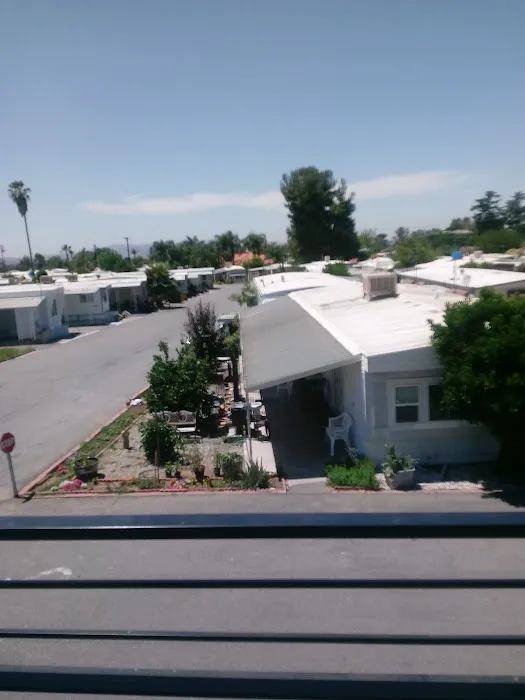Knollwood Mobile Home Estates Picture 8