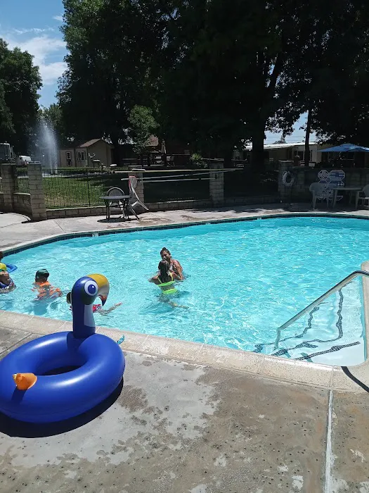 Cherry Valley Lakes RV Resort Picture 3