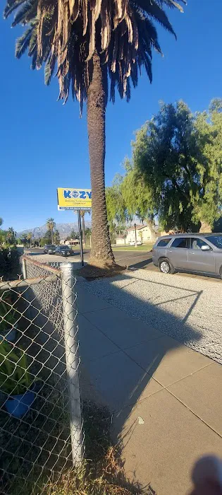 Kozy trailer park Picture 5