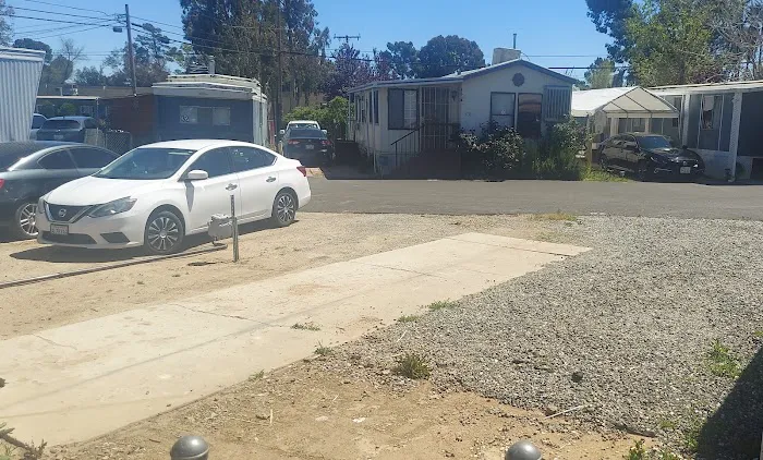 Kozy trailer park Picture 2