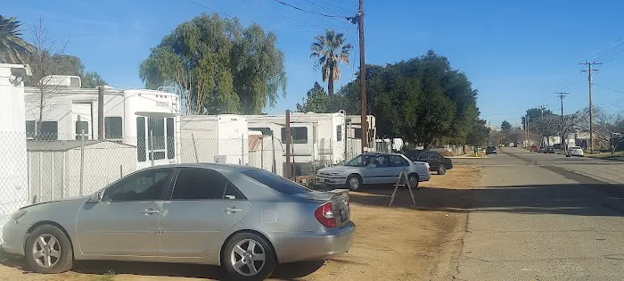 Kozy trailer park Picture 3