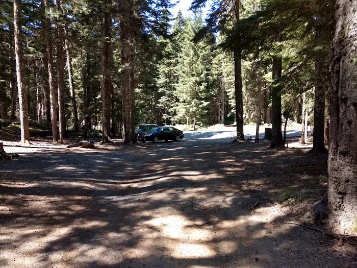 Campground: Crest Camp/Trailhead Picture 1