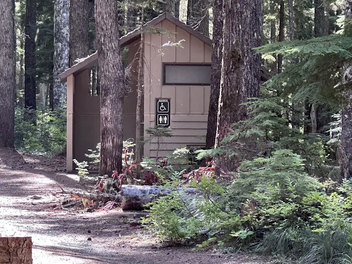 Campground: Crest Camp/Trailhead Picture 10