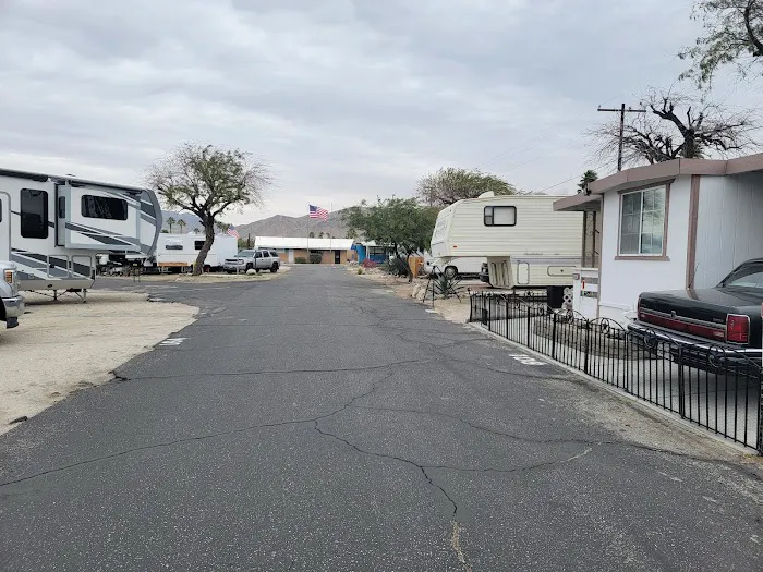 Healing Sands Mobile Home & RV Park Picture 5