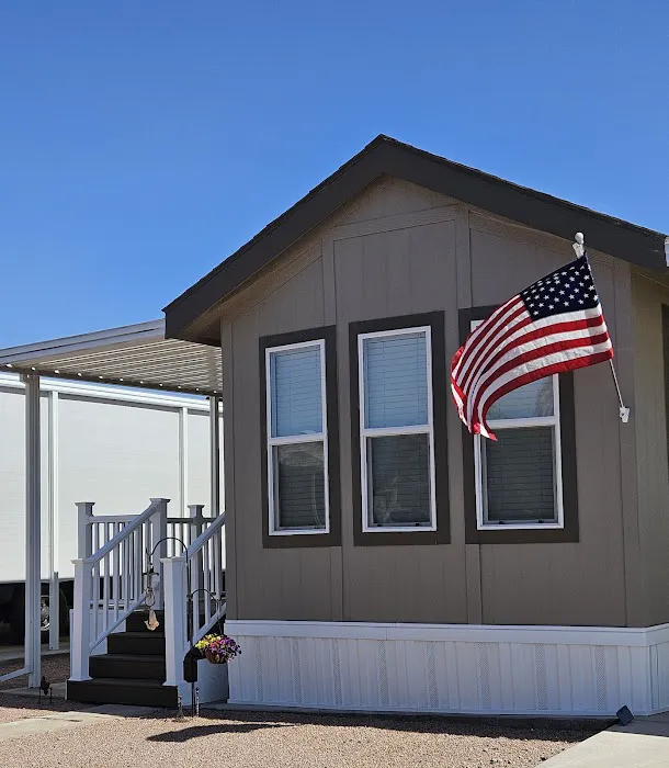 Husky Hollow Mobile Home Park Picture 2