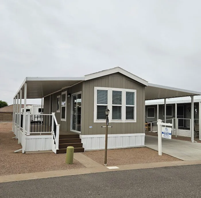 Husky Hollow Mobile Home Park Picture 7