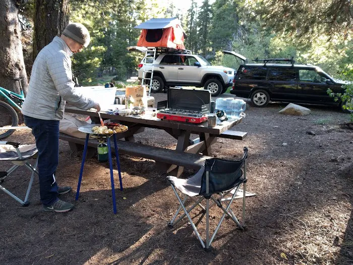 Lakes Basin Campground Picture 2