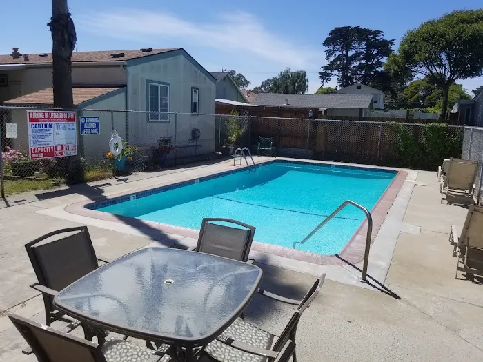 Pleasure Point Mobile Manor Picture 2