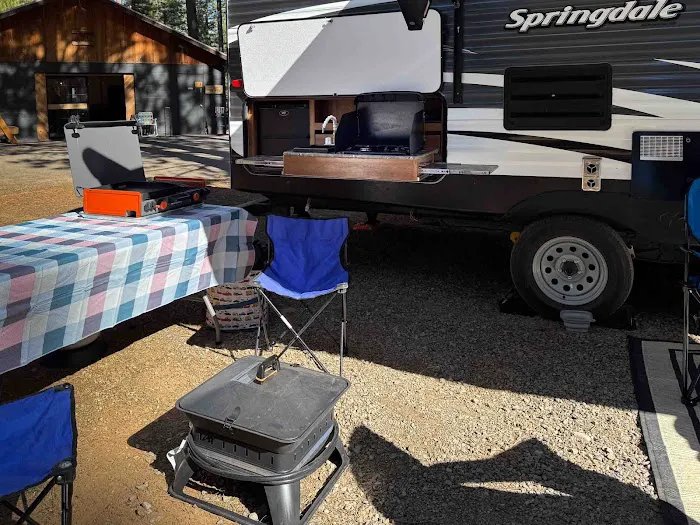 Dream Catcher RV Park & Campground Picture 7